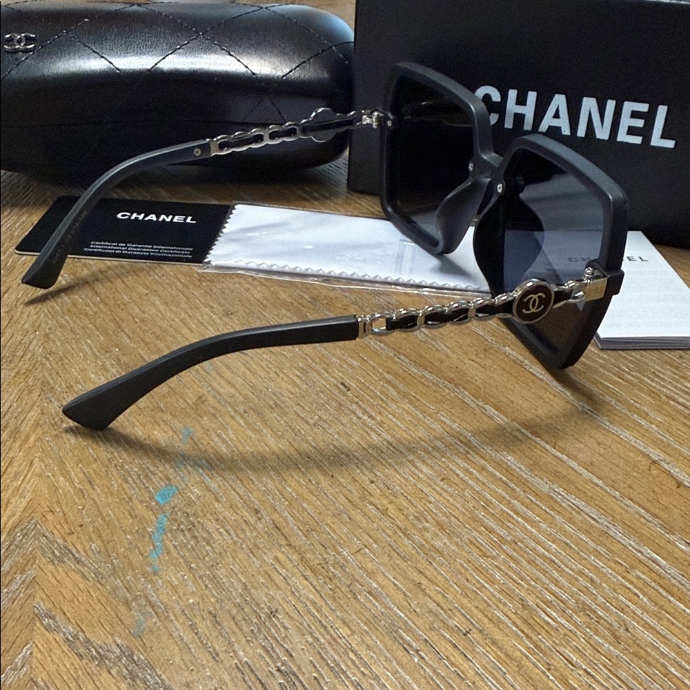 Chanel Black Square Frame Sunglasses - Picture 4 of 6
